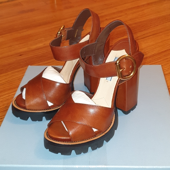 Prada leather pumps - Picture 1 of 13